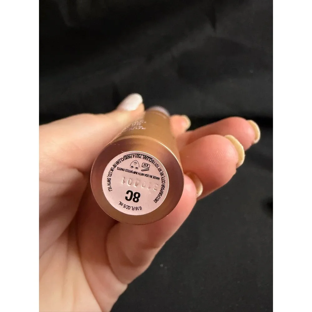 KYLIE JENNER POWER PLUSH LONGWEAR CONCEALER
